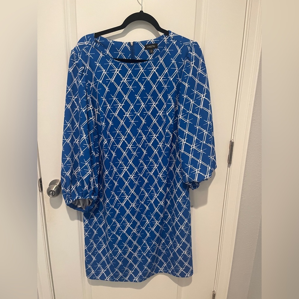 Chic Long Sleeve Dress in Blue and White
